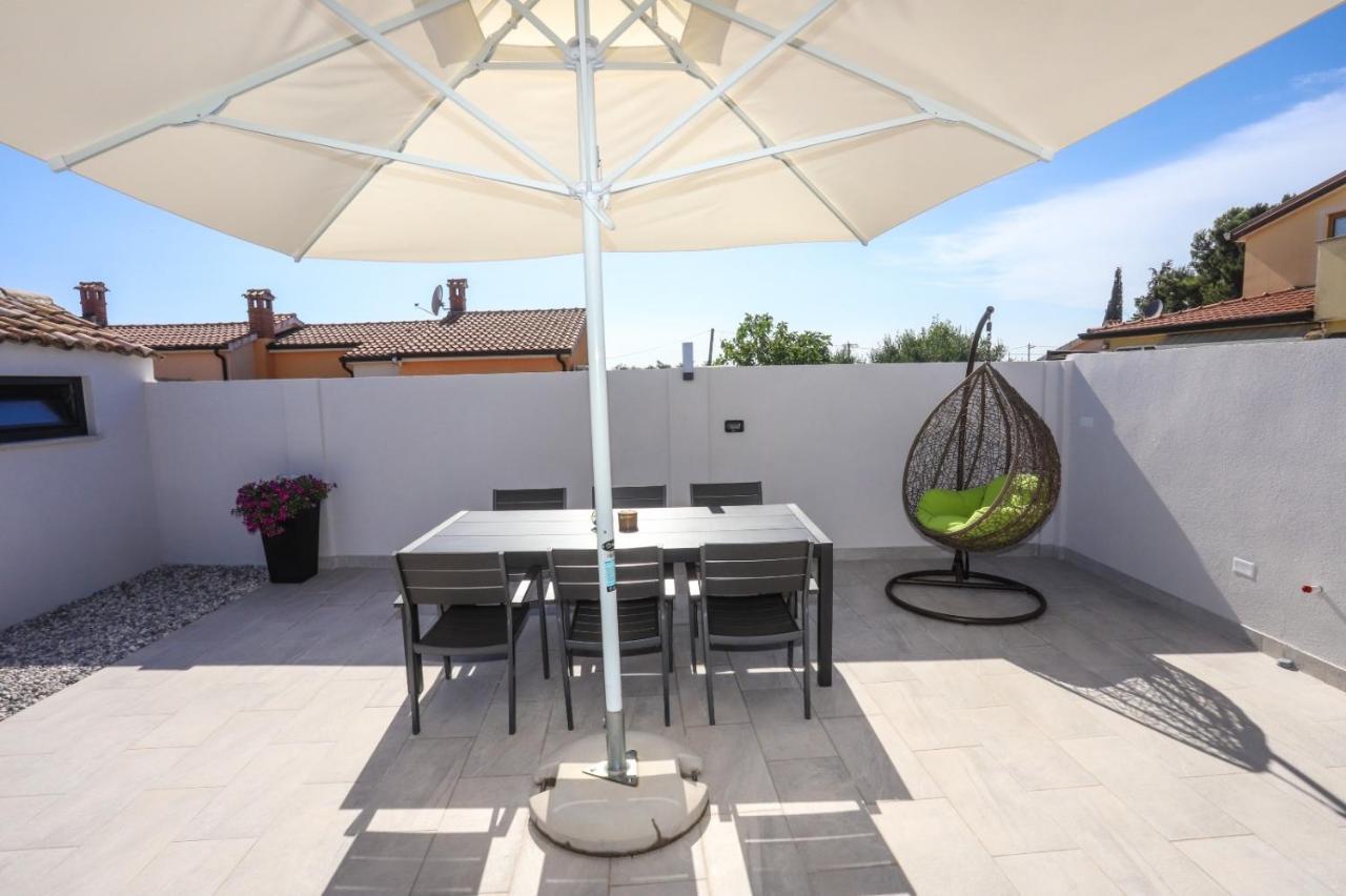 Apartment Nina With Private Pool Nova Vas  Ngoại thất bức ảnh