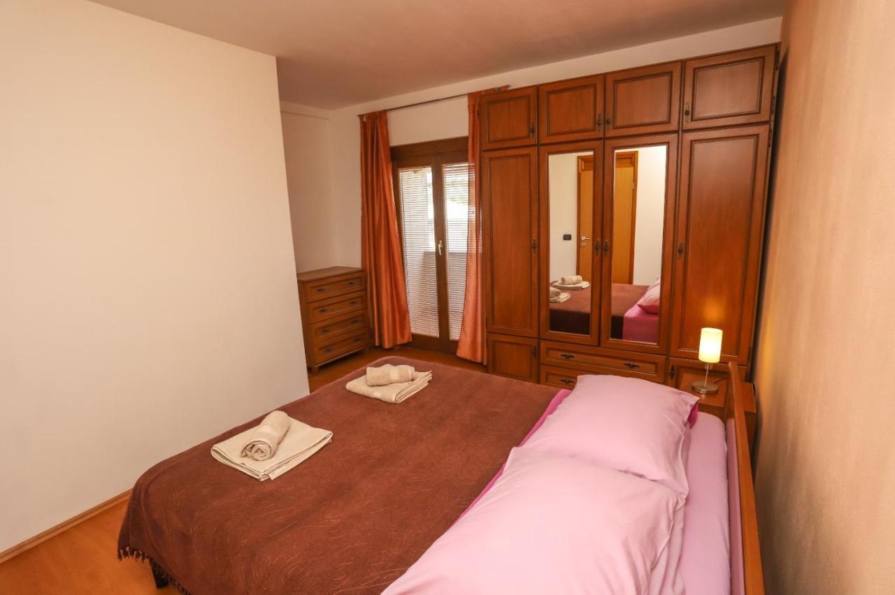 Apartment Nina With Private Pool Nova Vas  Ngoại thất bức ảnh