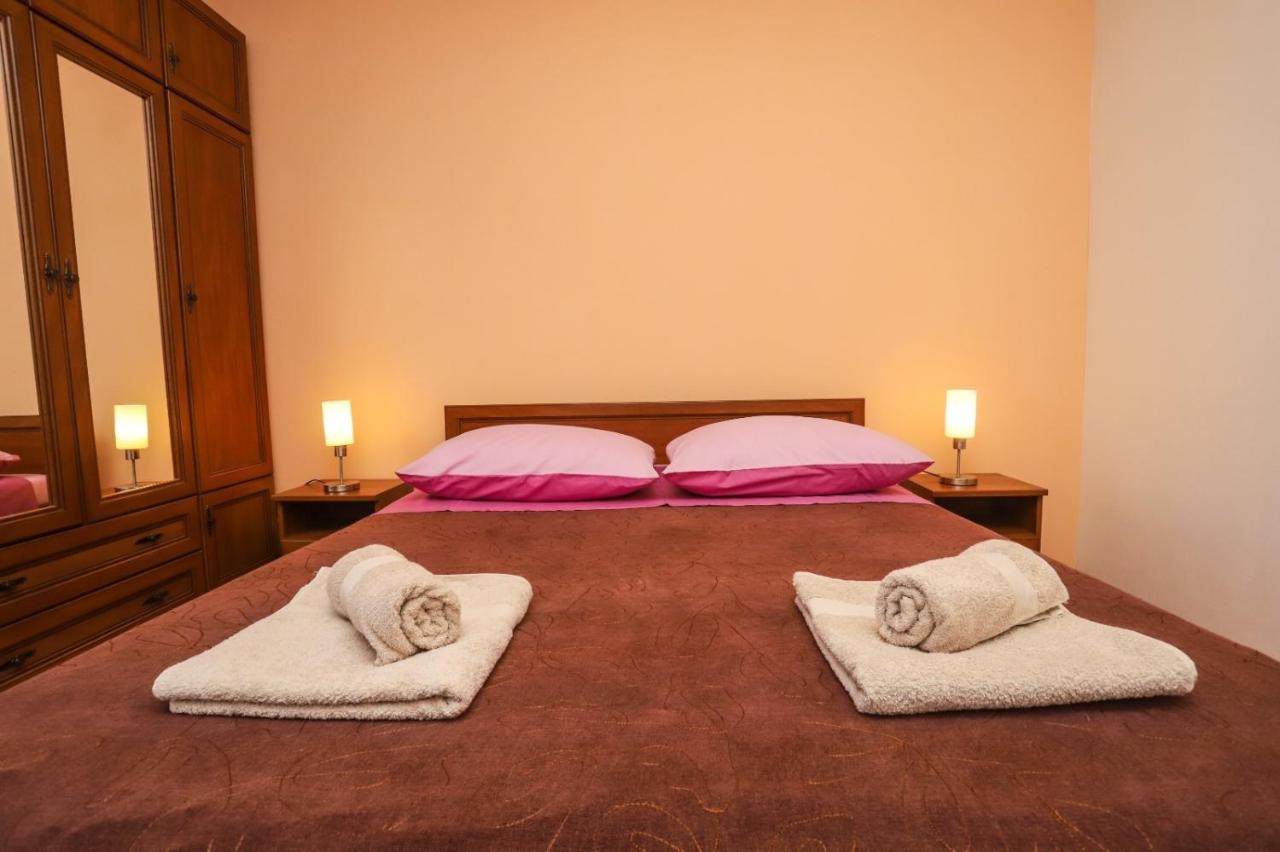 Apartment Nina With Private Pool Nova Vas  Ngoại thất bức ảnh