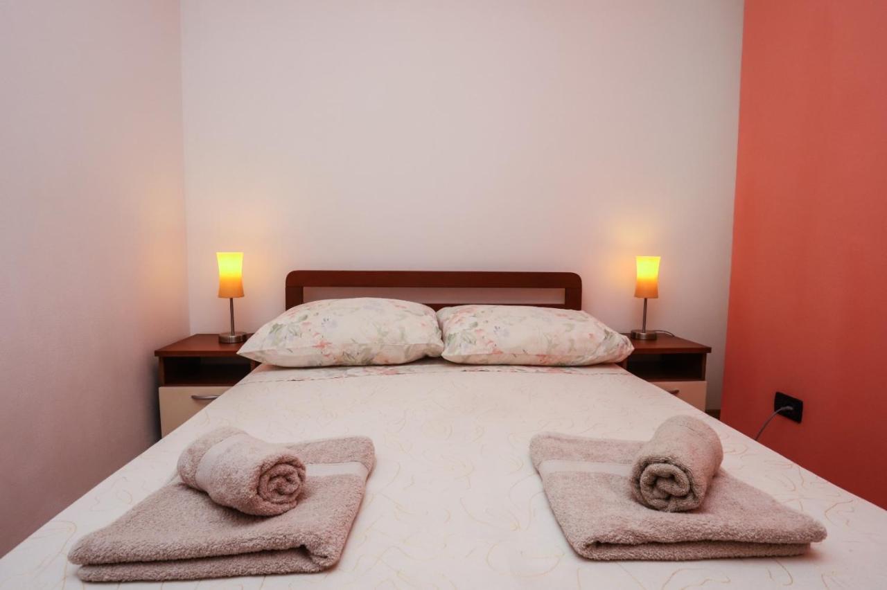 Apartment Nina With Private Pool Nova Vas  Ngoại thất bức ảnh